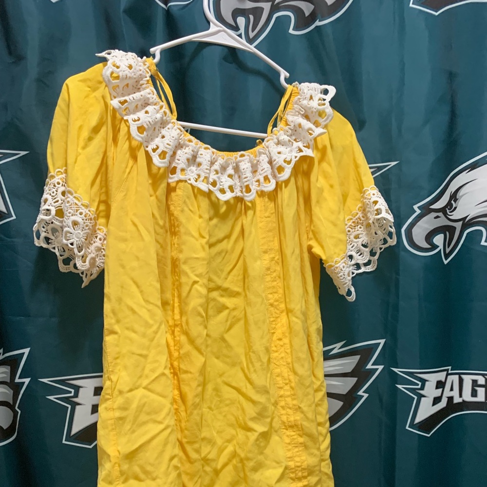 Women’s shoulder blouse